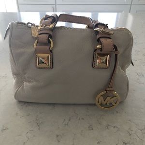 Michal Kors leather handbag